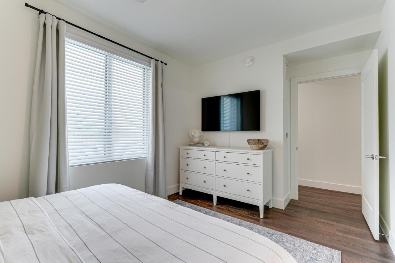 All-New, Waterfront Condo In Downtown Sarasota! Bagian luar foto